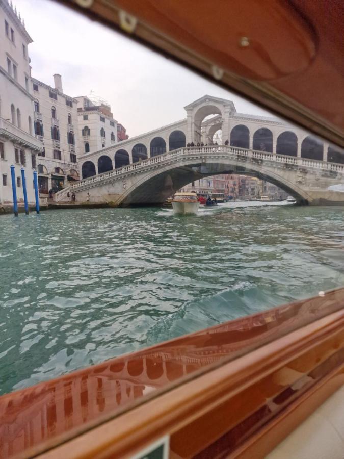 Al Centro Di 6 Posti Letto Apartment Venedig